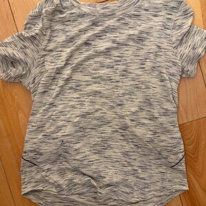 LULULEMON TSHIRT